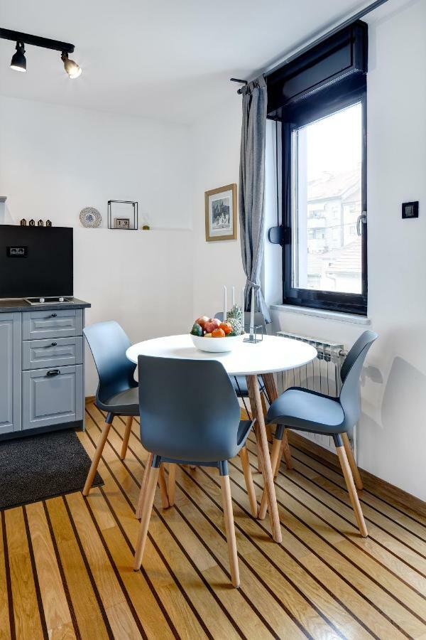 Apartments Viola ซาเกร็บ ภายนอก รูปภาพ